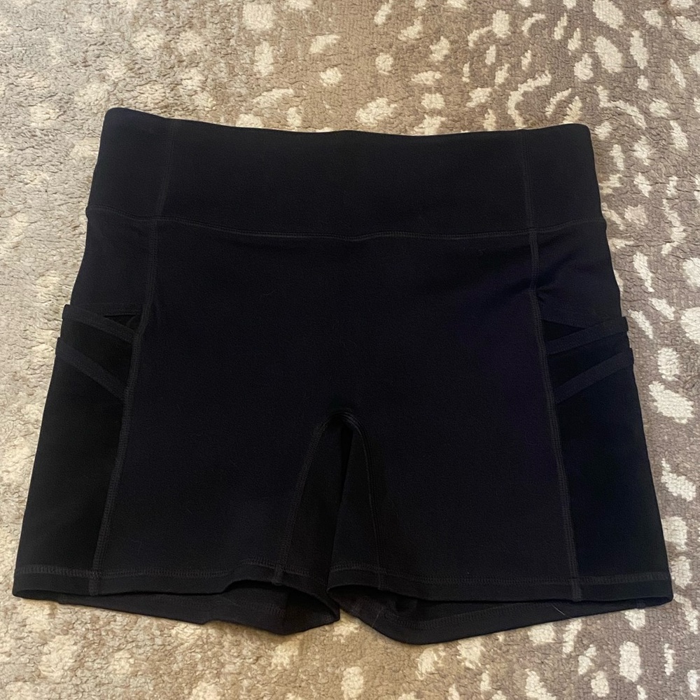 ❌❌SOLD❌❌Fabletics yoga shorts